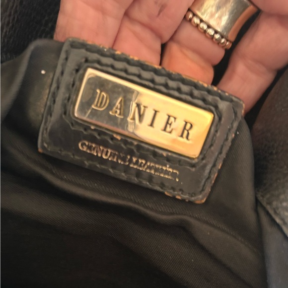Danier genuine leather fold over bag - Picture 4 of 13